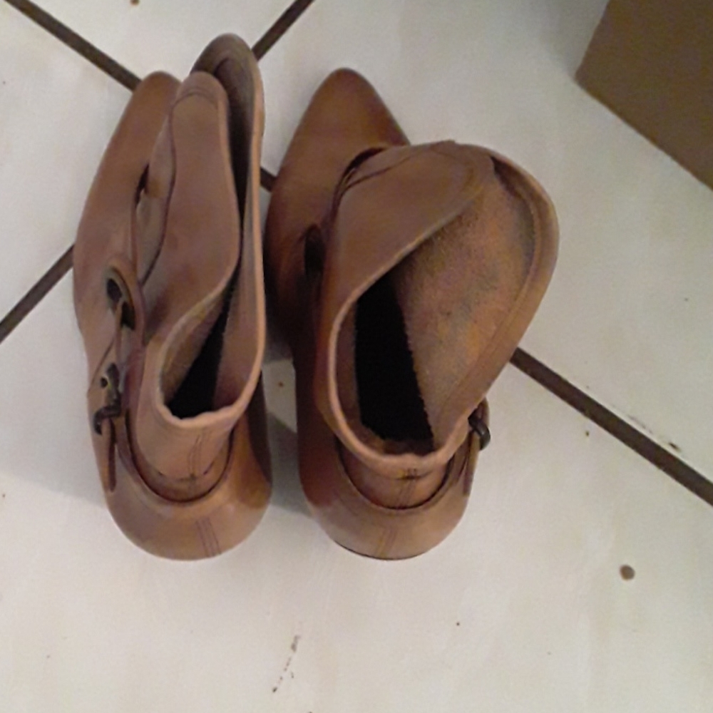 Carlos Boots - Picture 8 of 8